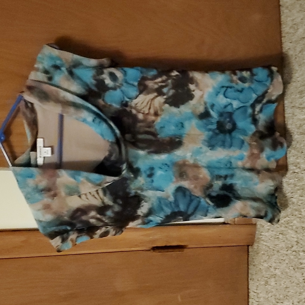 Dressbarn size M dress shirt.